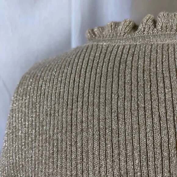 🌟 VTG Y2K Liz Claiborne Lizsport Petite Gold Shimmer Holiday Ruffle Sweater PS - Picture 11 of 13